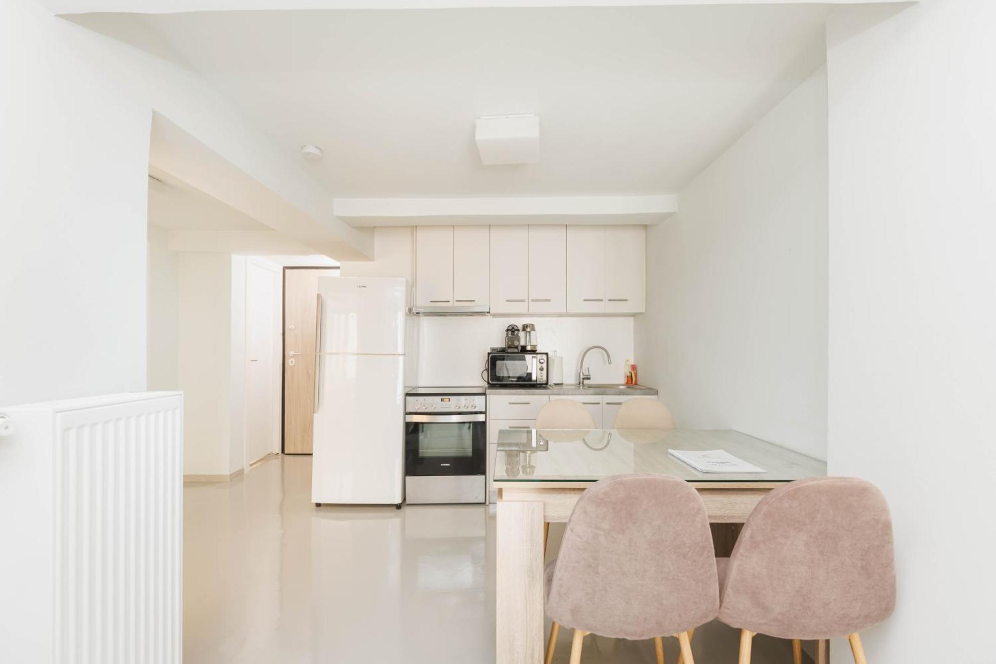 Beautiful Underground Nest With Prv Terrace Apartment Atena Exterior foto